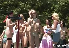 Hot Chick gratis erotikfilme bekommt ihre Muschi zugeschlagen