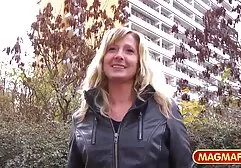 Sie ist groß und kostenlose sexfilme mit tieren gefistet