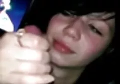 Küken kostenlose deutsche sex filme bekommt Spermaladung auf ihr Gesicht