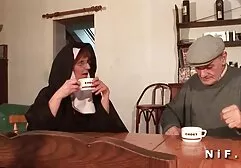 Vollbusige MILF liebt es, kostenlose sexfilme handy Arsch zu essen