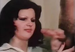 Amateur Brünette kostenlose brutale sexfilme Milf auf echte hausgemachte